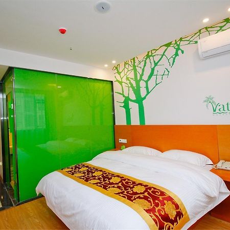 Vatica Shanghai Pudong Airport Town Renmintang Road Hotel Bagian luar foto