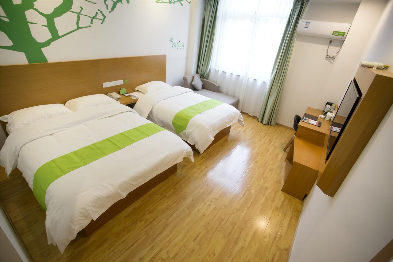 Vatica Shanghai Pudong Airport Town Renmintang Road Hotel Bagian luar foto
